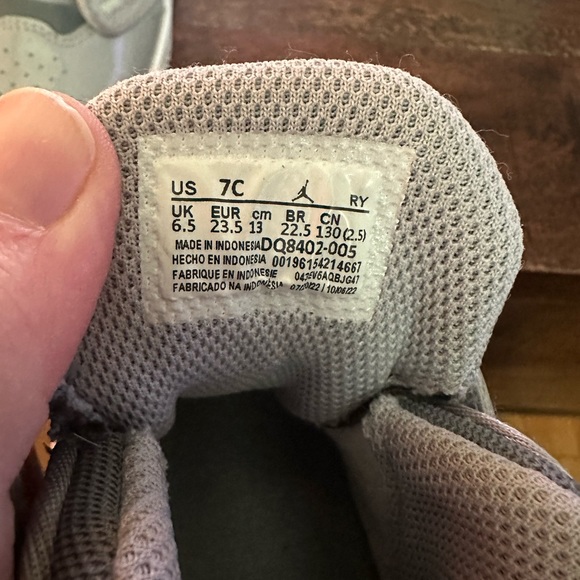 Jordan Flight - Picture 7 of 9